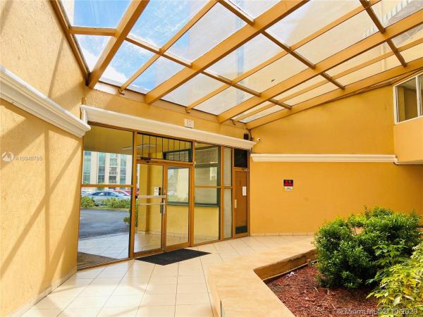 International Towers, 2055 SW 122nd Ave #326, Tamiami, Florida 33175, image 2