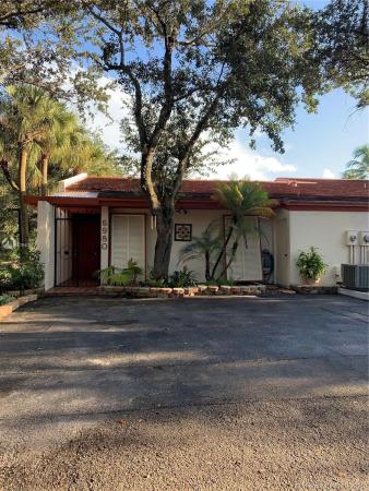 Loch Isle, 6980 Greentree Ln, Miami Lakes, Florida 33014, image 2