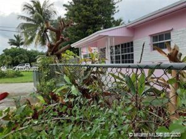 301 NE 118th St, Unincorporated Dade County, Florida 33161, image 2