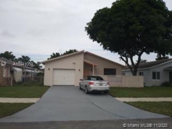 Waterview Isles, 2619 Harding St, Hollywood, Florida 33020, image 2