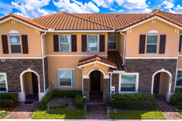 Charleston Commons, 4326 Maybelle Ln, West Palm Beach, Florida 33417, image 2
