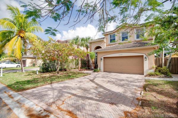 4425 SW 160th Ct, Unincorporated Dade County, Florida 33185, image 2