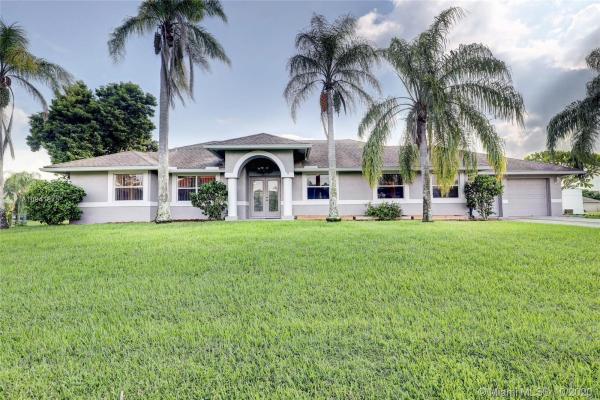 4003 SW Newport Cir, Florida 34953, image 2