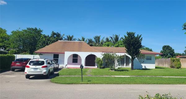 Palm Beach Colony, 931 Hibiscus Dr, Royal Palm Beach, Florida 33411, image 2