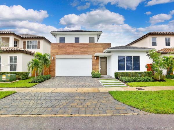 Venetian Parc, 15271 SW 176th Ln, Richmond West, Florida 33187, image 2