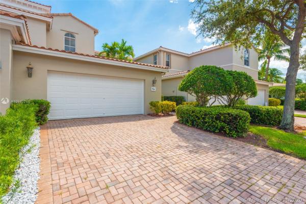 Admirals Cove, 834 E Spinnaker Dr E, Hollywood, Florida 33019, image 2