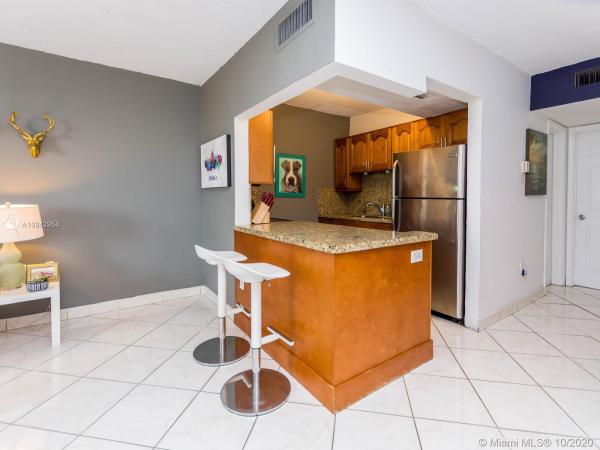 North Bay White House, 1780 79th St Cswy #C210, North Bay Village, Florida 33141, image 1