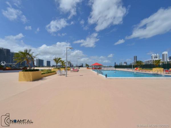 Winston Towers 500, 301 174th St #2004, Sunny Isles Beach, Florida 33160, image 2