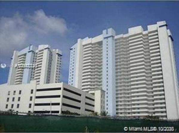 One Fifty One At Biscayne, 14951 Royal Oaks #1407, North Miami, Florida 33181, image 2