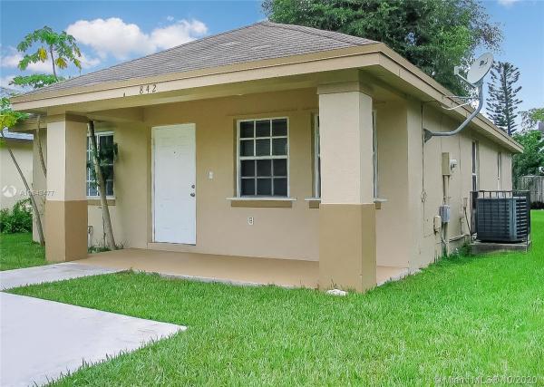 Villas Of Palm Bay, 842 SW 9th St, Florida City, Florida 33034, image 2