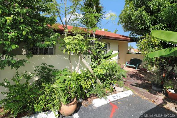 Groves Villas, 5835 SW 144th Cir Pl, Kendale Lakes, Florida 33183, image 2