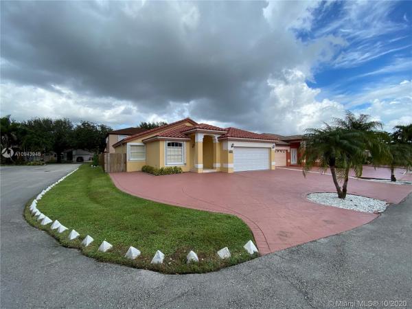 Marbella Park, 8211 NW 201st St, Hialeah, Florida 33015, image 2