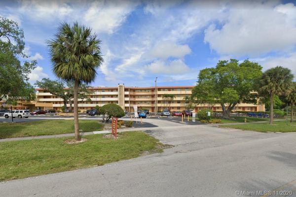 Royal Oaks, 443 NE 195th St #434, Ives Estates, Florida 33179, image 2