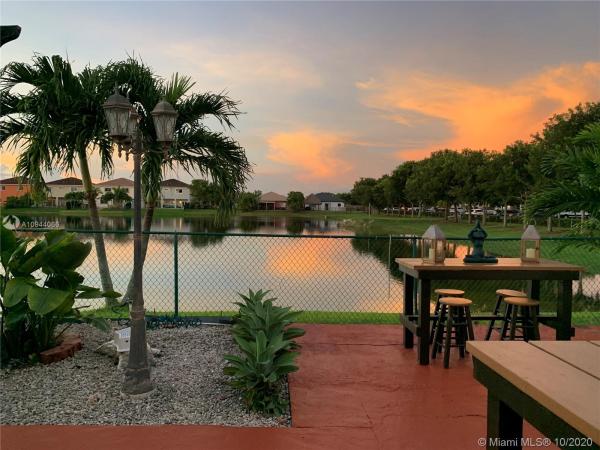 16517 SW 47th St, Unincorporated Dade County, Florida 33185, image 2