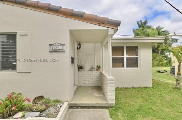 Helds, 16911 SW 304th St, Leisure City, Florida 33030, image 1
