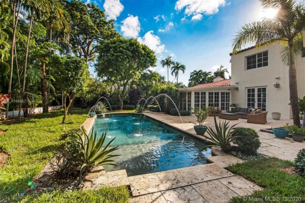 Flamingo Terrace, 3001 Pine Tree Dr, Miami Beach, Florida 33140, image 2