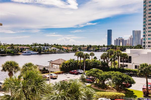 Waterview 2, 20515 E Country Club Dr #448, Aventura, Florida 33180, image 2