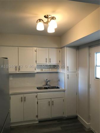 Byron Gardens, 7850 Byron Ave #406, Miami Beach, Florida 33141, image 2