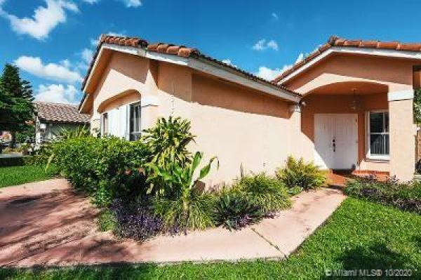 Venezia Homes Estates, 13365 NW 8th Ter, Tamiami, Florida 33182, image 2