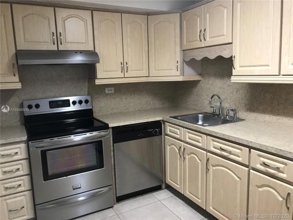Granada Dadeland, 8107 SW 72nd Ave #313E, Glenvar Heights, Florida 33143, image 2