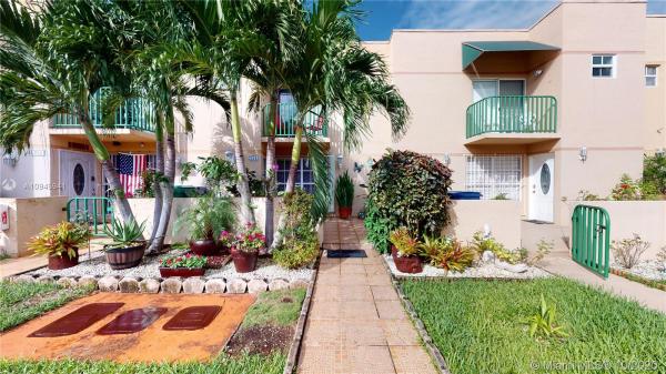 Les Chateaux At International Gardens, 1900 SW 121st Ct #251, Tamiami, Florida 33175, image 2