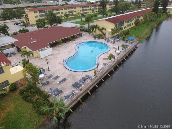 Biscayne Lake Gardens, 2950 NE 201st Ter #E109, Aventura, Florida 33180, image 2