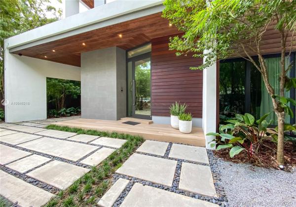 Crystal Heights, 2836 Crystal Ct, Miami, Florida 33133, image 2