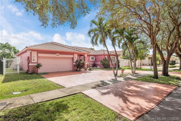 Royal Garden Estates, 8820 NW 162nd Ter, Miami Lakes, Florida 33018, image 2
