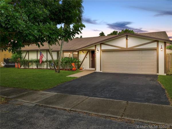Calusa Club Estates, 13480 SW 99th Ter, The Crossings, Florida 33186, image 2