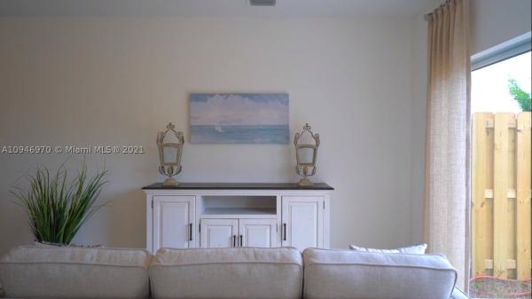 1262 NW 4th Ln #1262, Unincorporated Dade County, Florida 33034, image 3