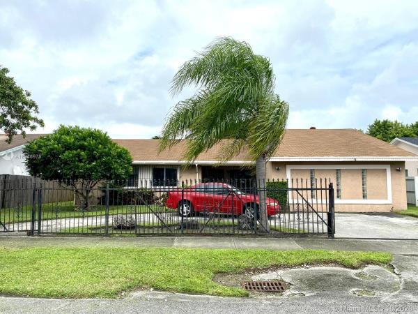 Cantisano, 10531 SW 166th St, Palmetto Estates, Florida 33157, image 2