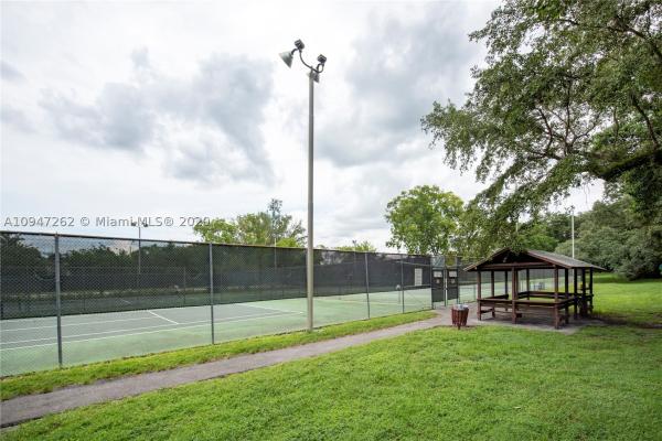 Whitehall Of Pine Island Ridge, 1532 Whitehall Dr #306, Davie, Florida 33324, image 2