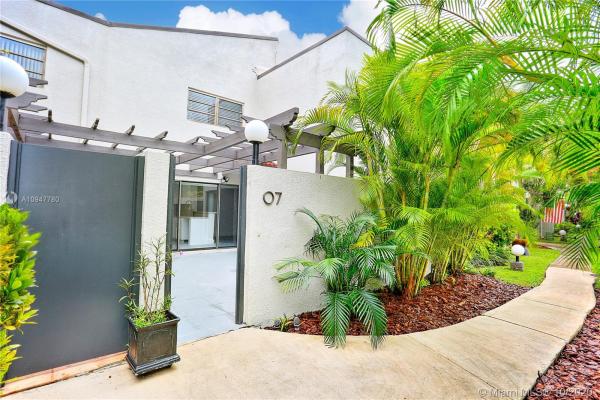 Oasis, 4702 SW 67th Ave #O7, Glenvar Heights, Florida 33155, image 2