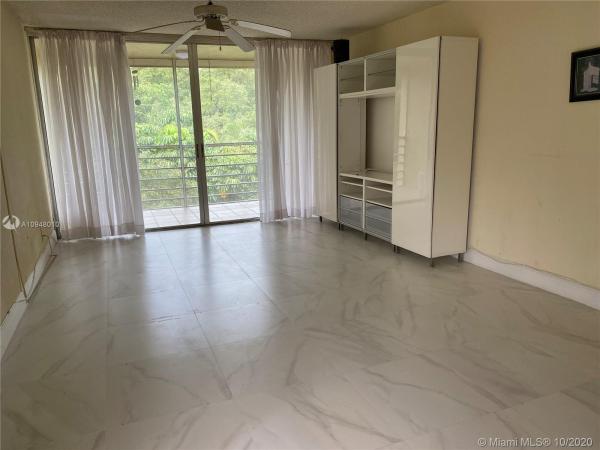 Live Oak Of Pine Island Ridge, 9410 Live Oak Pl #406, Davie, Florida 33324, image 2