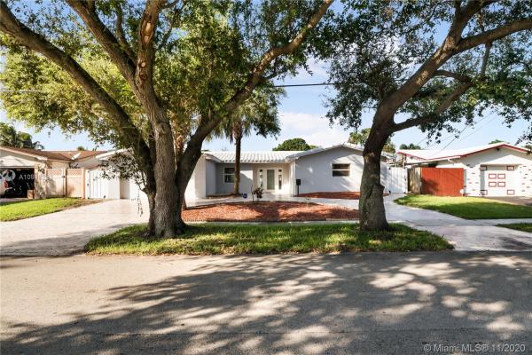 Sunset Isles, 2721 Roosevelt St, Hollywood, Florida 33020, image 2