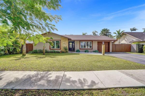 Calusa Club Estates, 13272 SW 100th Ter, The Crossings, Florida 33186, image 2