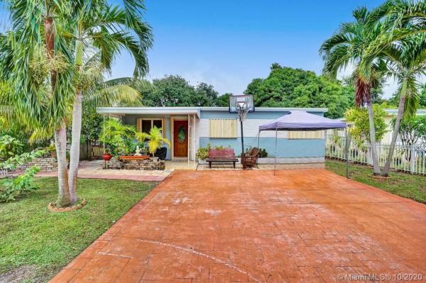 Judy Manors, 201 NE 169th St, North Miami Beach, Florida 33162, image 2