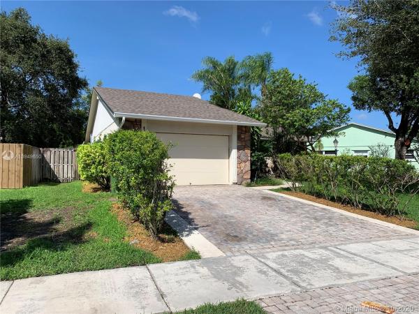 Homestead Lakes Tennessee East, 1591 N Goldeneye Ln, Homestead, Florida 33035, image 2