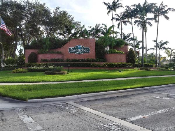 Forest Oak, 14021 N Forest Oak Cir, Davie, Florida 33325, image 2