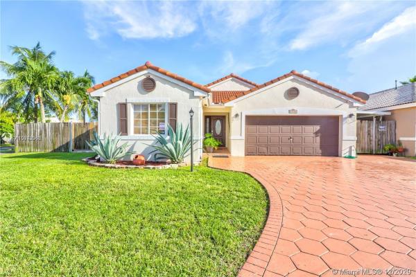 Lago Mar South, 15764 SW 82nd St, Kendall, Florida 33193, image 2