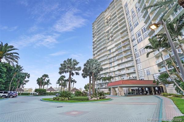 Brickell Townhouse, 2451 Brickell Ave #5H, Miami, Florida 33129, image 2