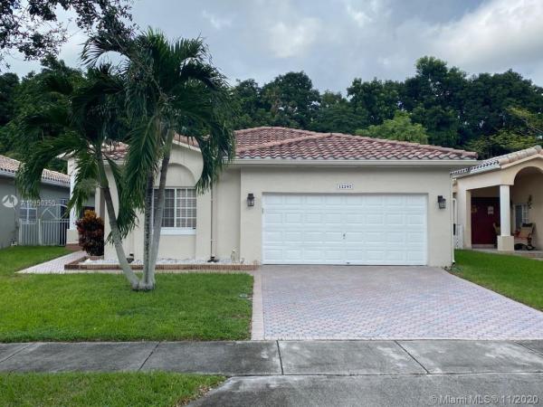 Natalie's Cove, 12297 Natalies Cove Rd, Cooper City, Florida 33330, image 2