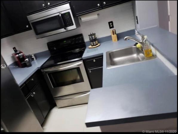 Bella Lago Vista At Clear Lake Club, 708 Executive Center Dr #18, West Palm Beach, Florida 33401, image 2