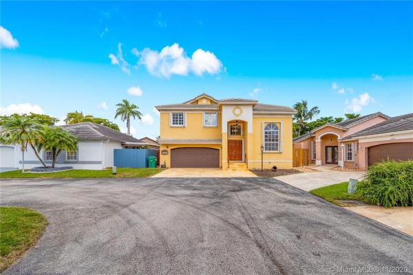 Courtyards At Deerwood, 12283 SW 144th Ter, Three Lakes, Florida 33186, image 2