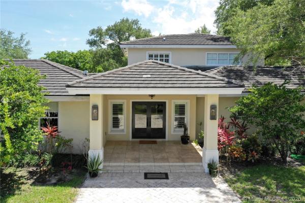 Town & Ranch Estates, 5850 Rolling Road Dr, Pinecrest, Florida 33156, image 2