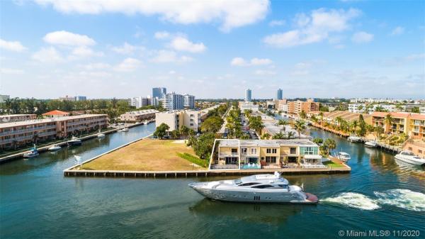 Beach Club Villas, 4001 NE 167th St #401, North Miami Beach, Florida 33160, image 2
