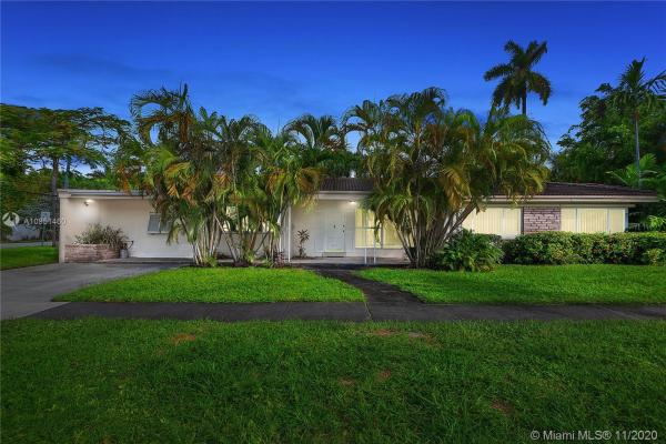 Sunset Lake, 2901 N Bay Rd, Miami Beach, Florida 33140, image 2