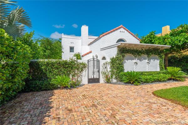 Sunset Lake, 2974 Old Alton Rd, Miami Beach, Florida 33140, image 2