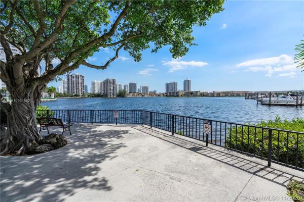 Commodore Plaza Century, 2780 NE 183rd St #1705, Aventura, Florida 33160, image 2