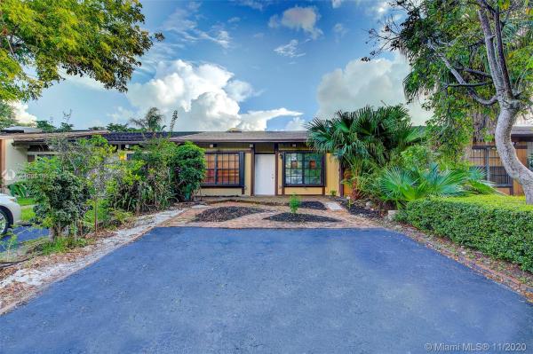 Cindis Place, 13616 SW 101st Ln, The Crossings, Florida 33186, image 2